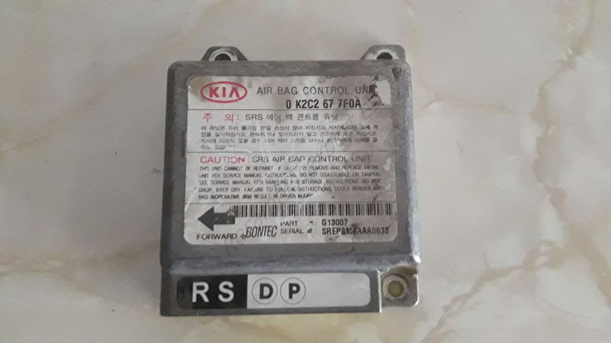 Airbag Centralita KIA Rio 0K2C2677F0A 0 K2C2 67 7F0A - foto 1