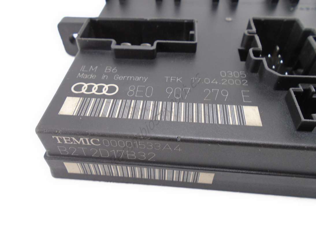 Caja de fusibles AUDI A4 8E0907279E 8E0 907 279 E Temic 00001533A4 - foto 2