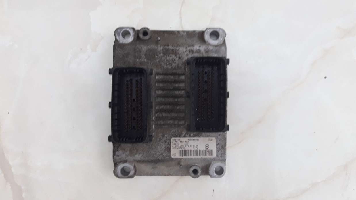 Centralita de motor Fiat Stilo 00551952730 B 0 055 195 273 0 B BOSCH 0261208204 0 261 208 204 - foto 1