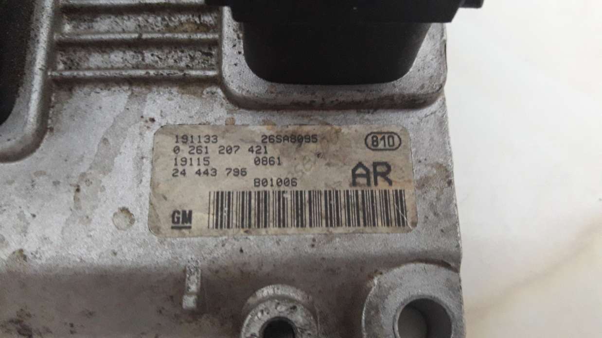 Centralita de motor Opel Corsa 24443795AR 24443795 AR 24 443 795 AR BOSCH 0261207421 0 261 207 421 - foto 2
