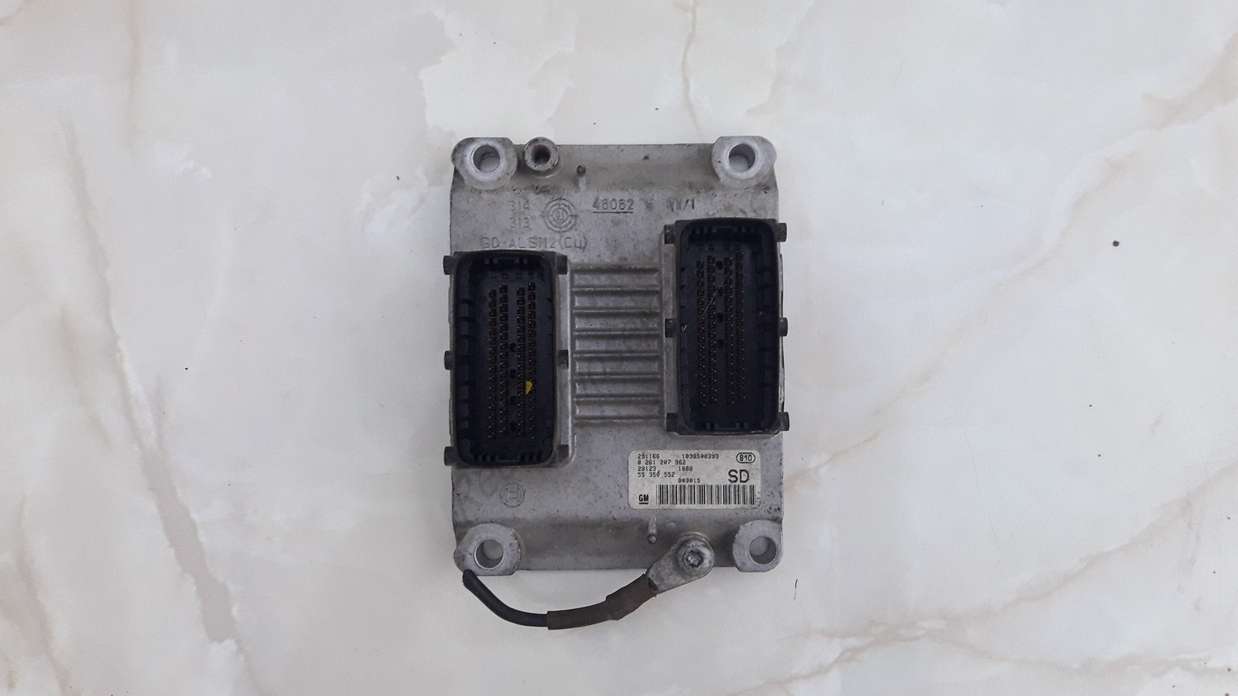 Centralita de motor Opel Corsa 55350552SD 55350552 SD 55 350 552 SD BOSCH 0261207962 0 261 207 962 - foto 1