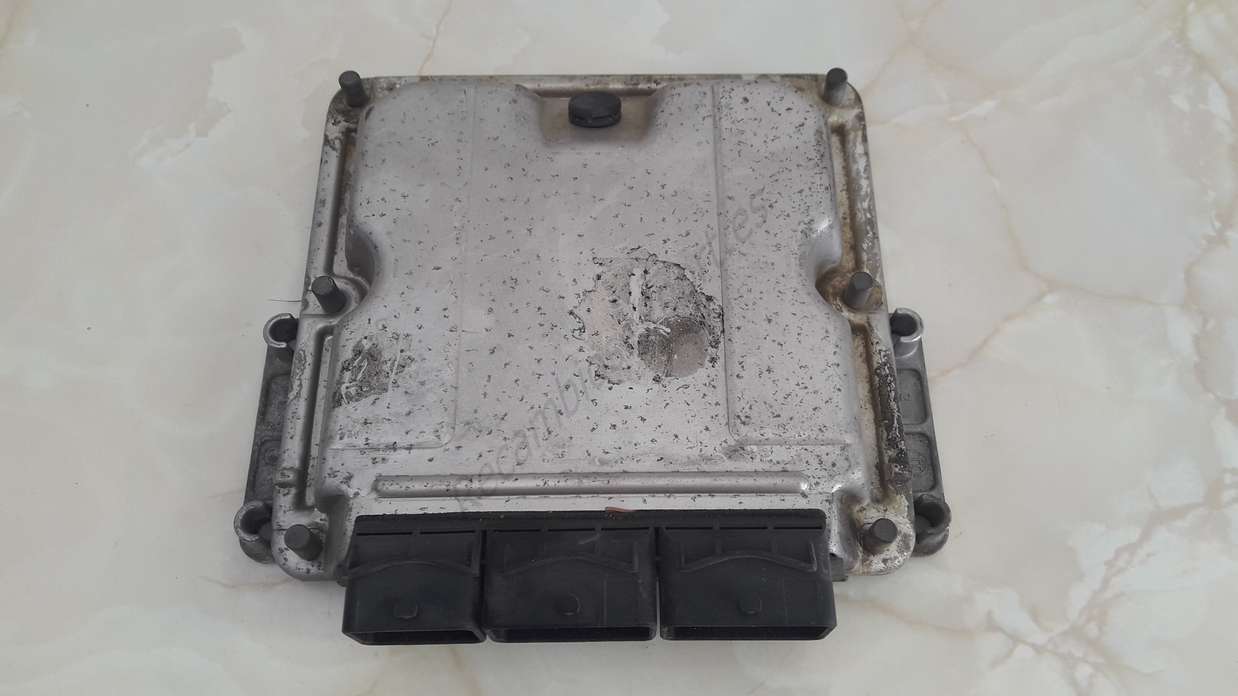 Centralita de motor RENAULT LAGUNA 8200095416 8200163528 BOSCH 0281011101 0 281 011 101 - foto 1