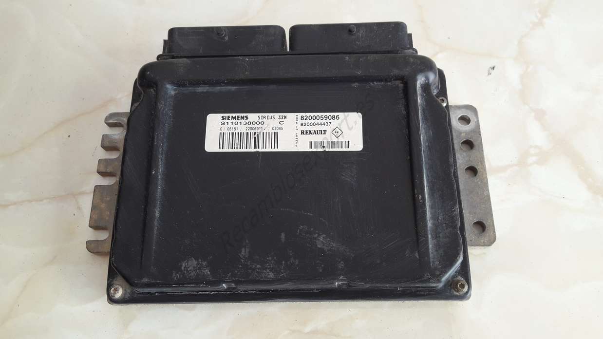 Centralita de motor Renault Megane 8200059086 8200044437 SIEMENS S110138000C S110138000 C - foto 1