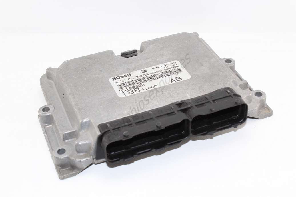 Centralita del motor Fiat PUNTO 0281011098 0 281 011 098 Bosch 55188382 AB - foto 1