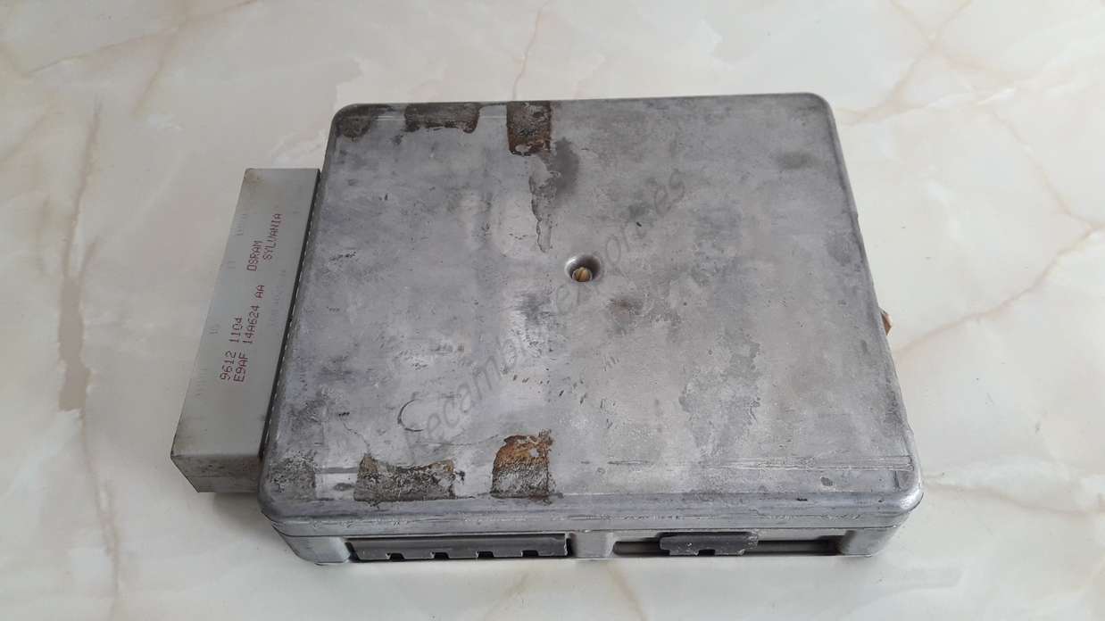 Centralita del motor Ford Fiesta 95FB12A650CA 95FB-12A650-CA FUND - foto 1