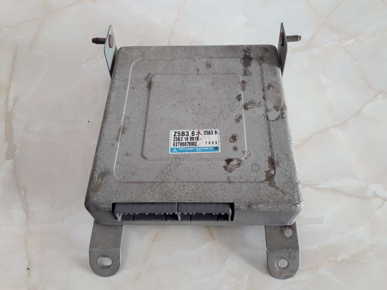 Centralita del motor Mazda 323 Z5B318881B E2T86876M2 Z5B3 6 - foto 1