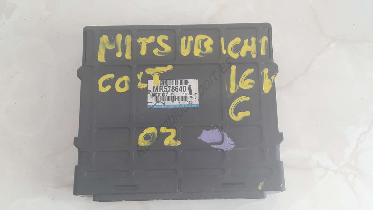 Centralita del motor Mitsubishi Colt MR578640 E6T31976H - foto 1