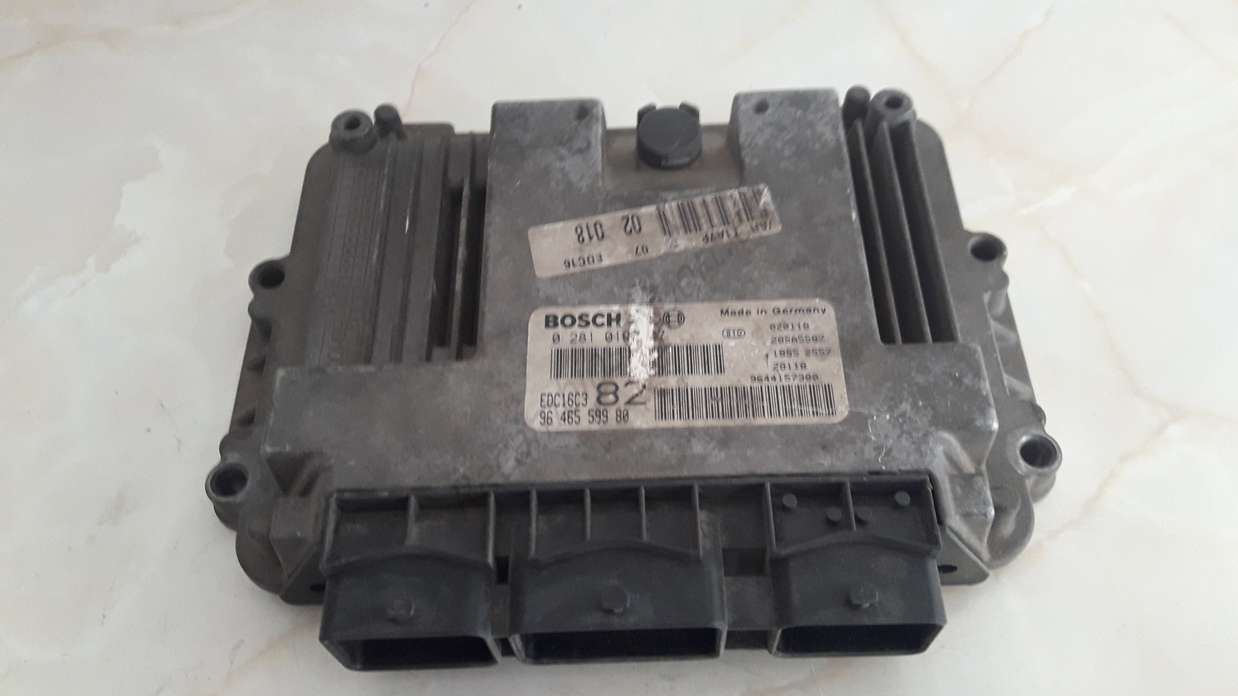 Centralita del motor Peugeot Citroen 9646559980 96 465 599 80 BOSCH 0281010707 - foto 1