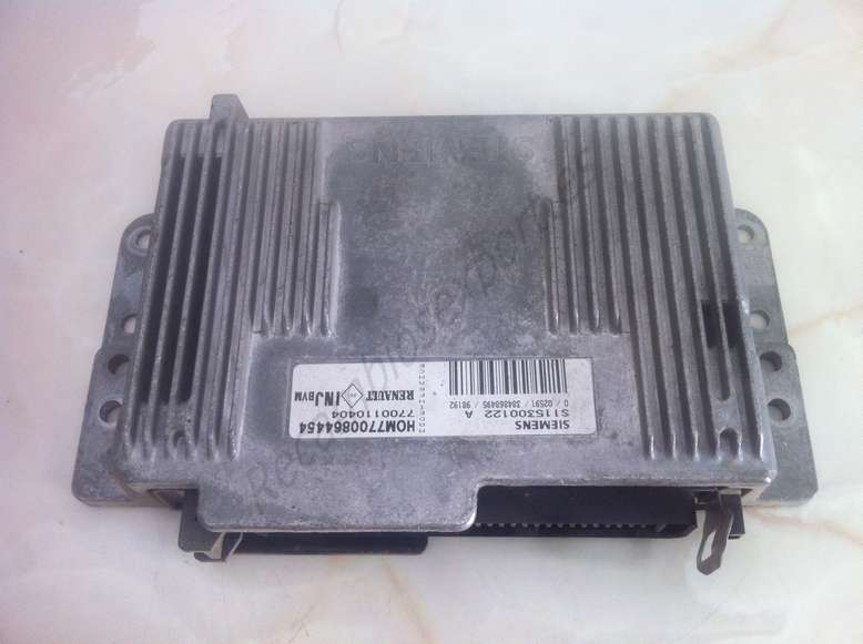 Centralita del motor Renault Megane  INJ BVM HOM7700864454 7700110404 SIEMENS S115300122A S115300122 A - foto 1