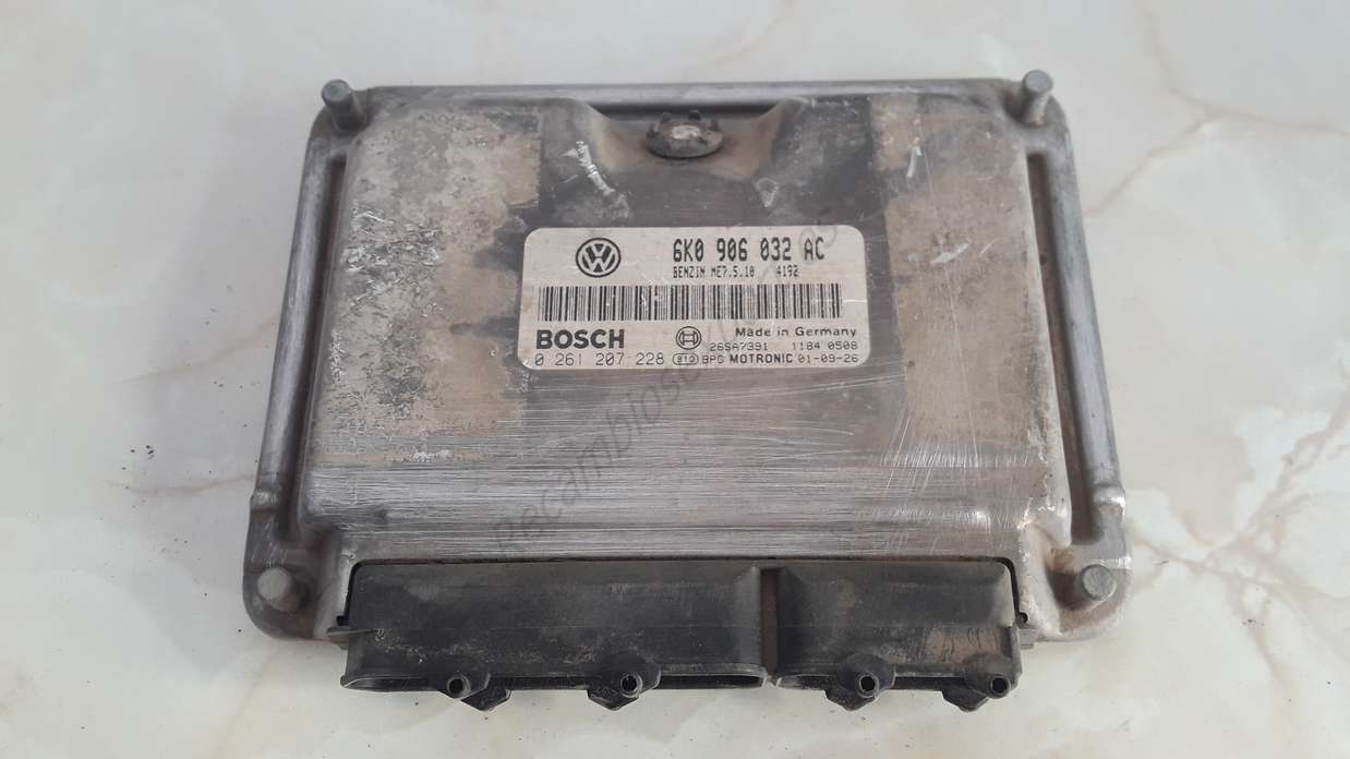 Centralita del motor Seat Ibiza 6K0906032AC 6K0 906 032 AC 6KO906032AC 0261207228 0 261 207 228 - foto 1