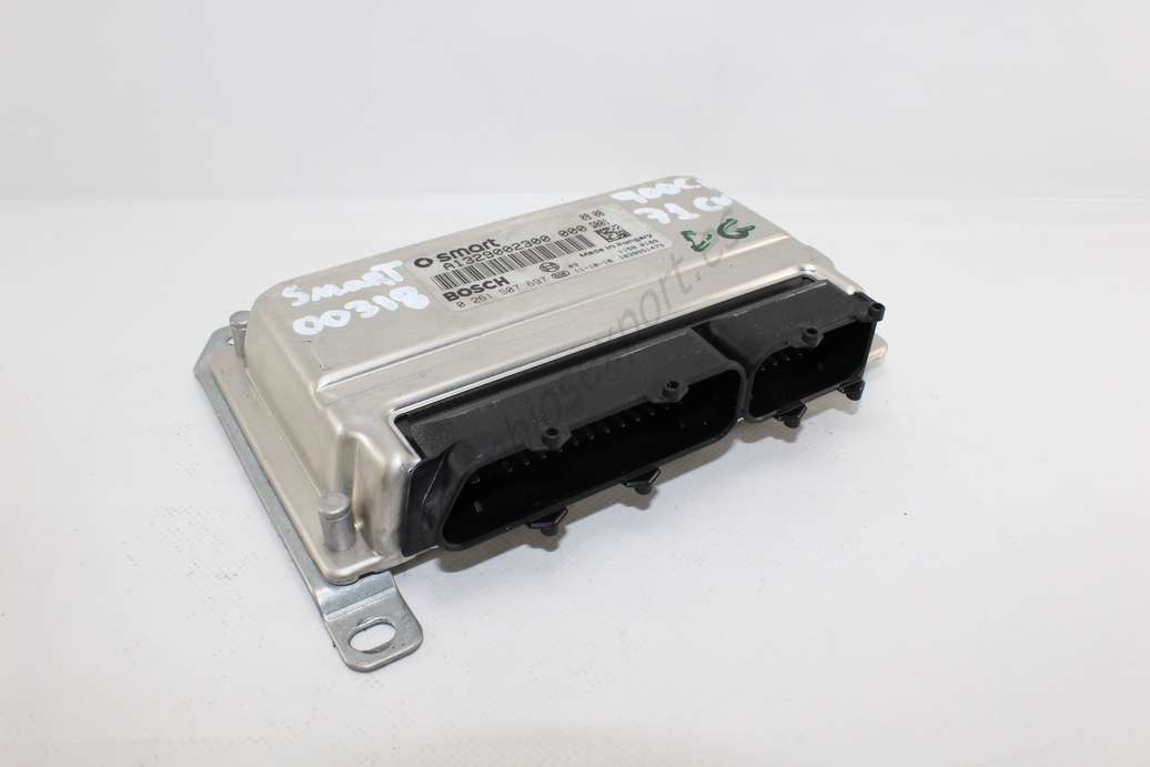 Centralita del motor Smart Portwo ECU Bosch 0261S07697 0 261 S07 697 A1329002300 000 1039S51473 - foto 1