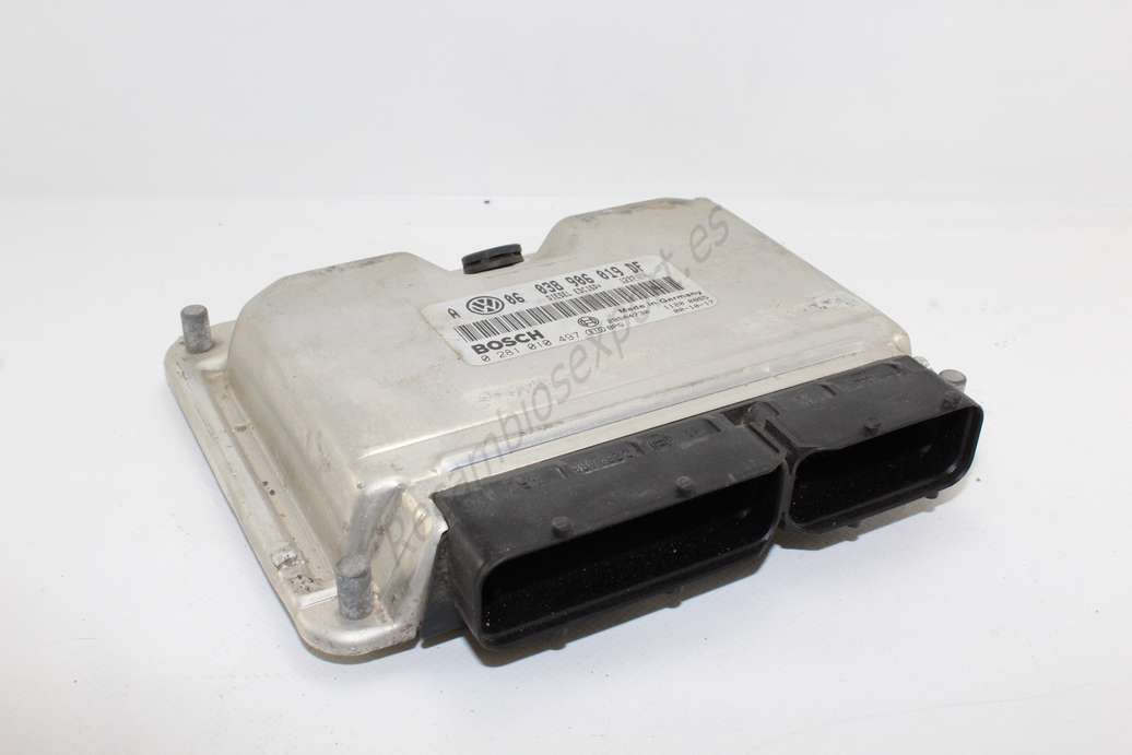 Centralita del motor Volkswagen Golf 4 0281010497 0 281 010 497 038906019DF 038 906 019 DF 28SA4730 - foto 1