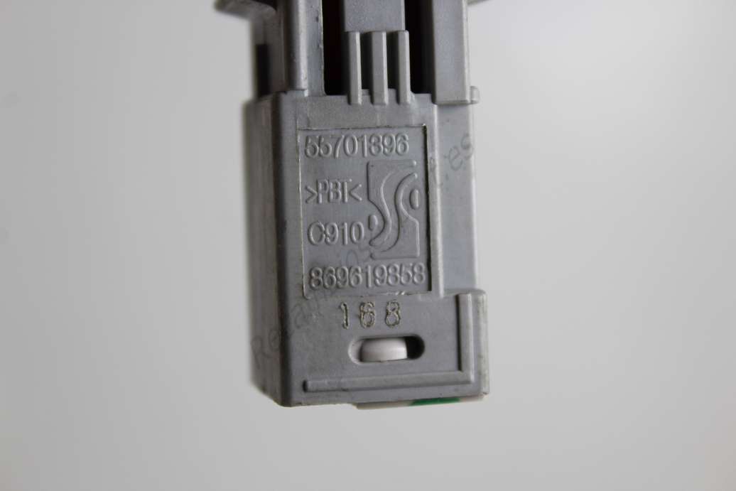 Interruptor de freno Opel Corsa D Zafira B 55701396 869619858 - foto 2