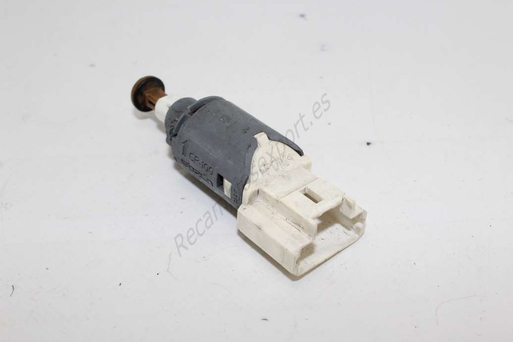 Interruptor de luz de freno Renault Megane Scenic 8200168238B 8200168238--B - foto 1