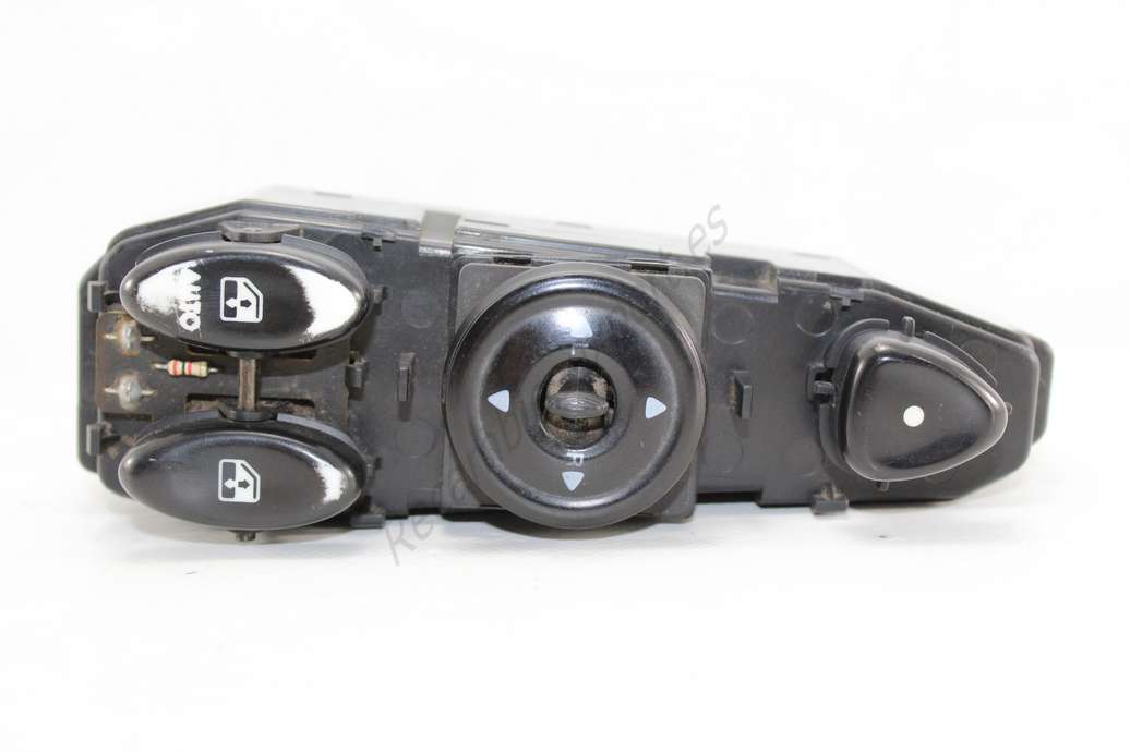 Mando de elevalunas Hyundai Coupe 9357027000A 93570-27000 A 9357027100B 93570-27100 B - foto 1