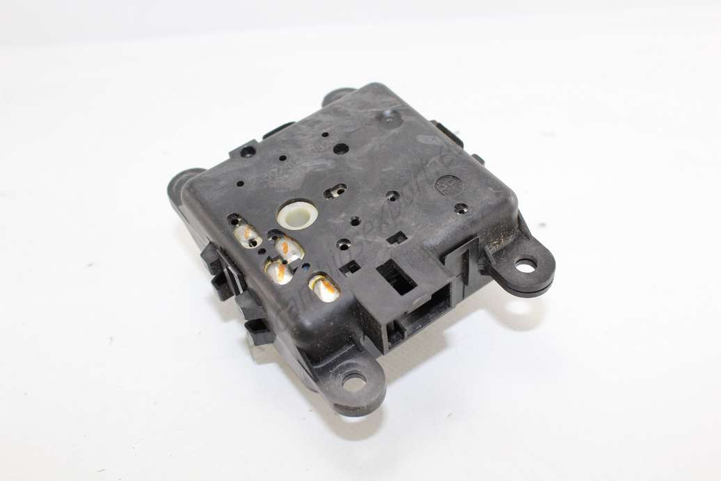 Motor de actuator Nissan Almera 3024030820 30240 30820 - foto 1