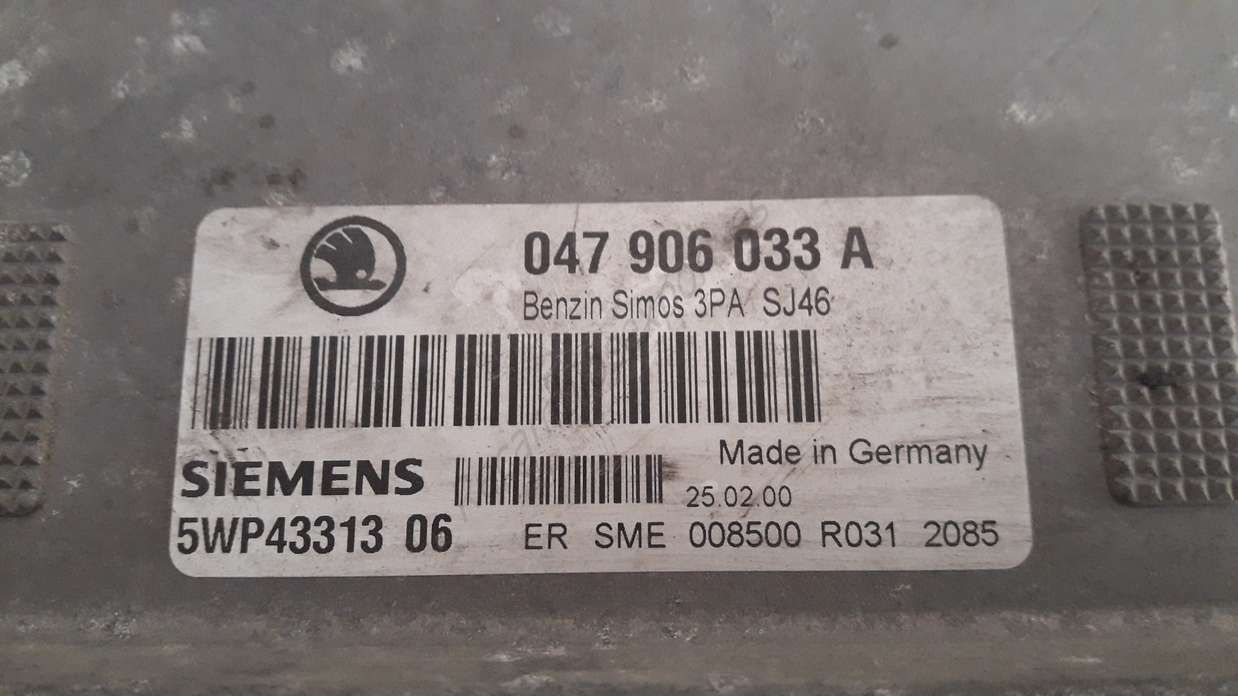 Motorsteuergerät Skoda Fabia 047906033A 047 906 033 A 5WP4331306 SJ46 - foto 2