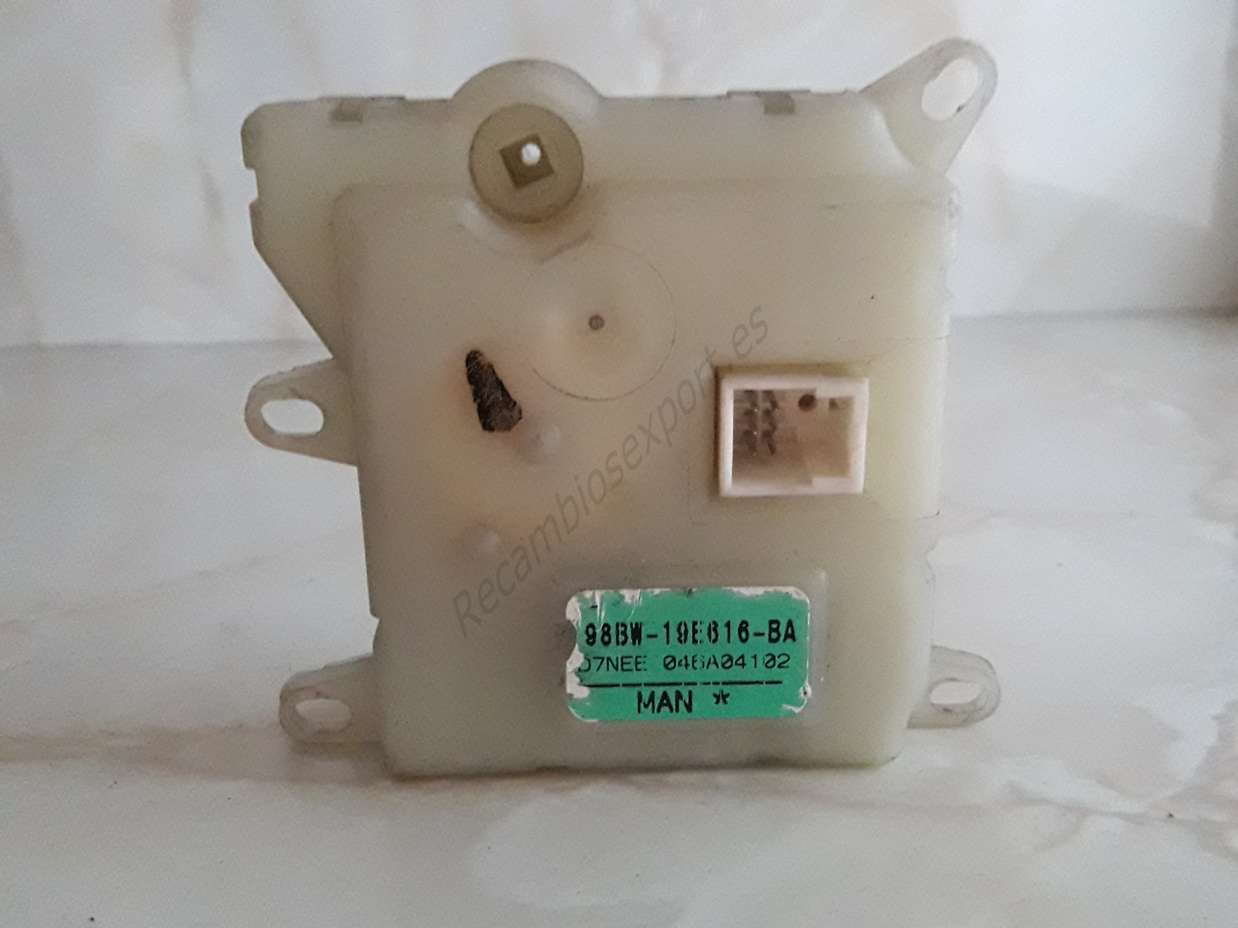 Acumulaador del motor Ford Mondeo 98BW19E616BA 98BW-19E616-BA - foto 1