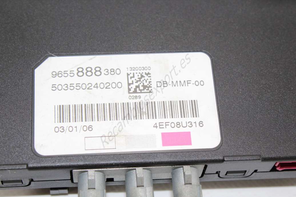 Antena amplificador de navegador PSA Peugeot 206 407 607 Citroen C4 C5 C6 9655888380 503550240200 4EF08U316 - foto 2