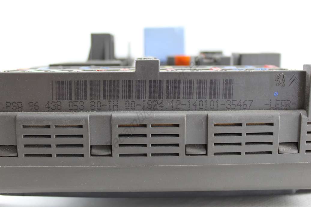 BSI Caja de fusibles Peugeot Citroen 9643805380 96 438 053 80 - foto 2