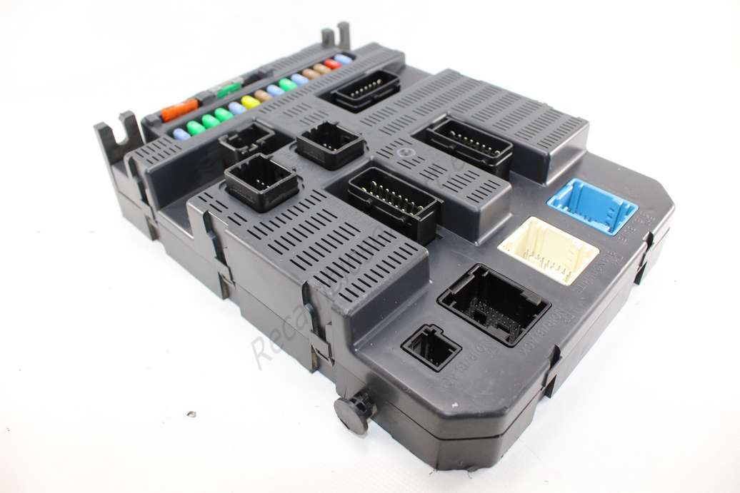 BSI Caja de fusibles Peugeot Citroen 9663798180 96 637 981 80 - foto 1