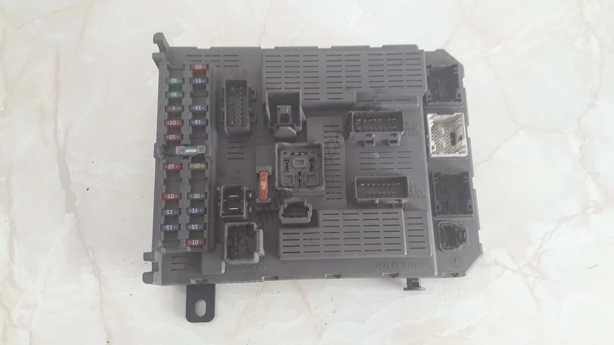 BSI Caja de fusibles Peugeot Citroen C5  9647448280 9647448280IH 96 474 48280-IH - foto 1