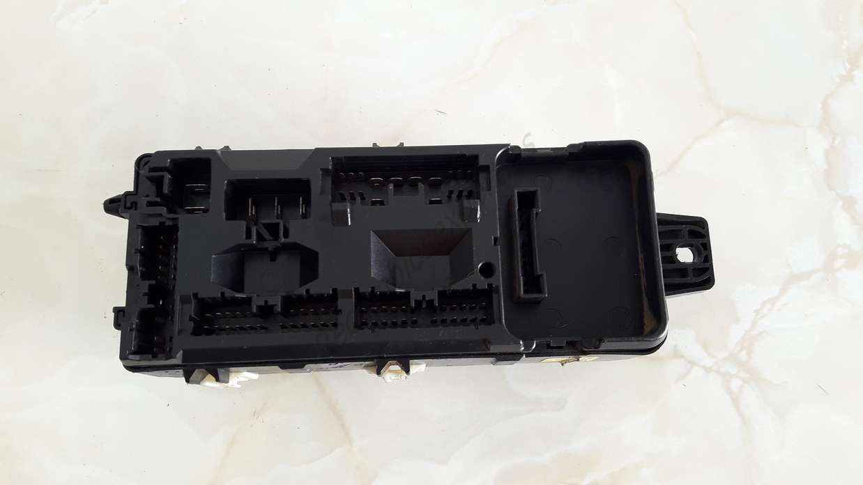 BSI Caja de fusibles VOLVO V40 S40 30807016 - foto 3