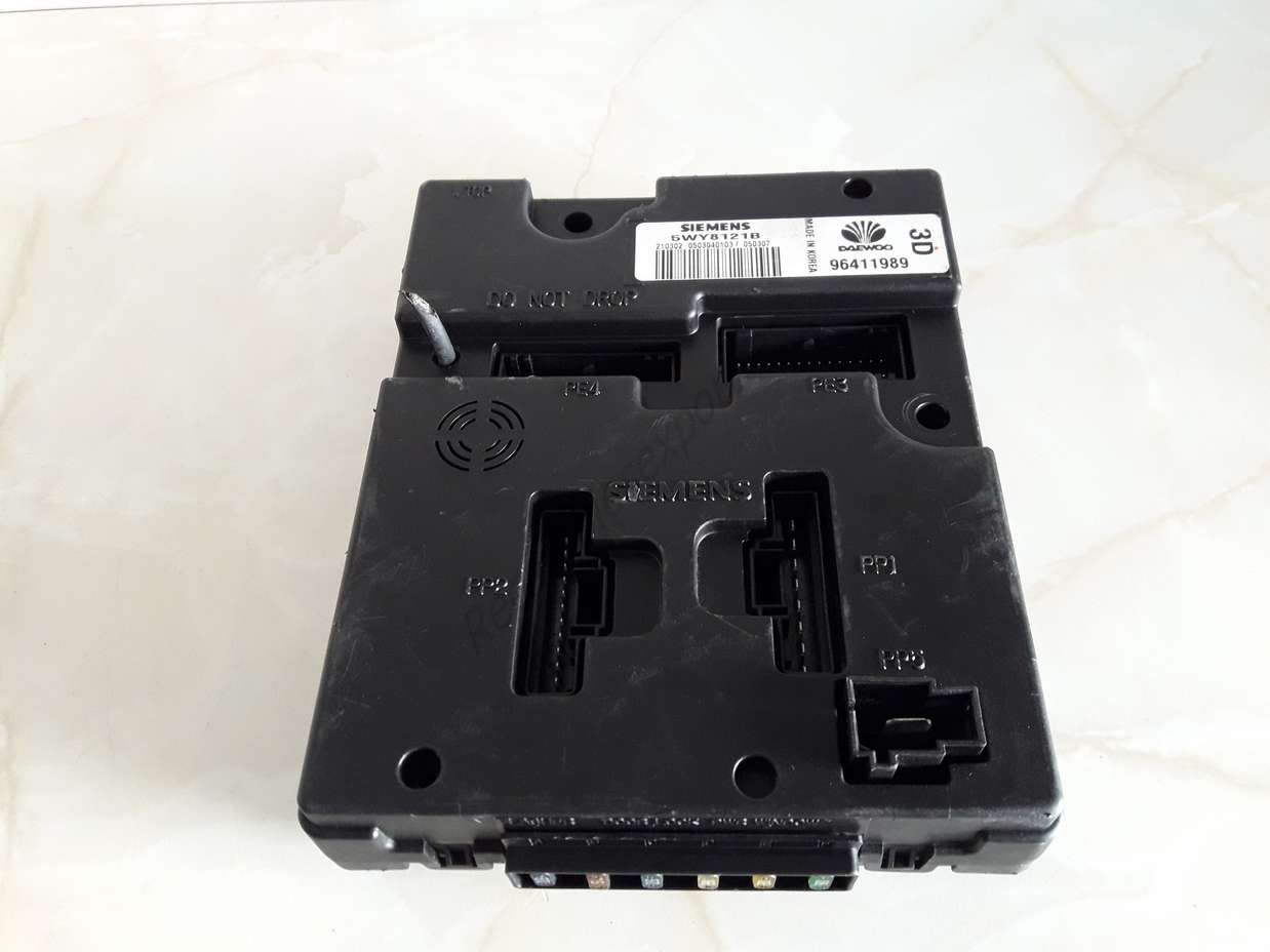 Bsi caja de fusibles chevrolet evanda daewoo 96411989 siemens 5wy8121b - foto 1