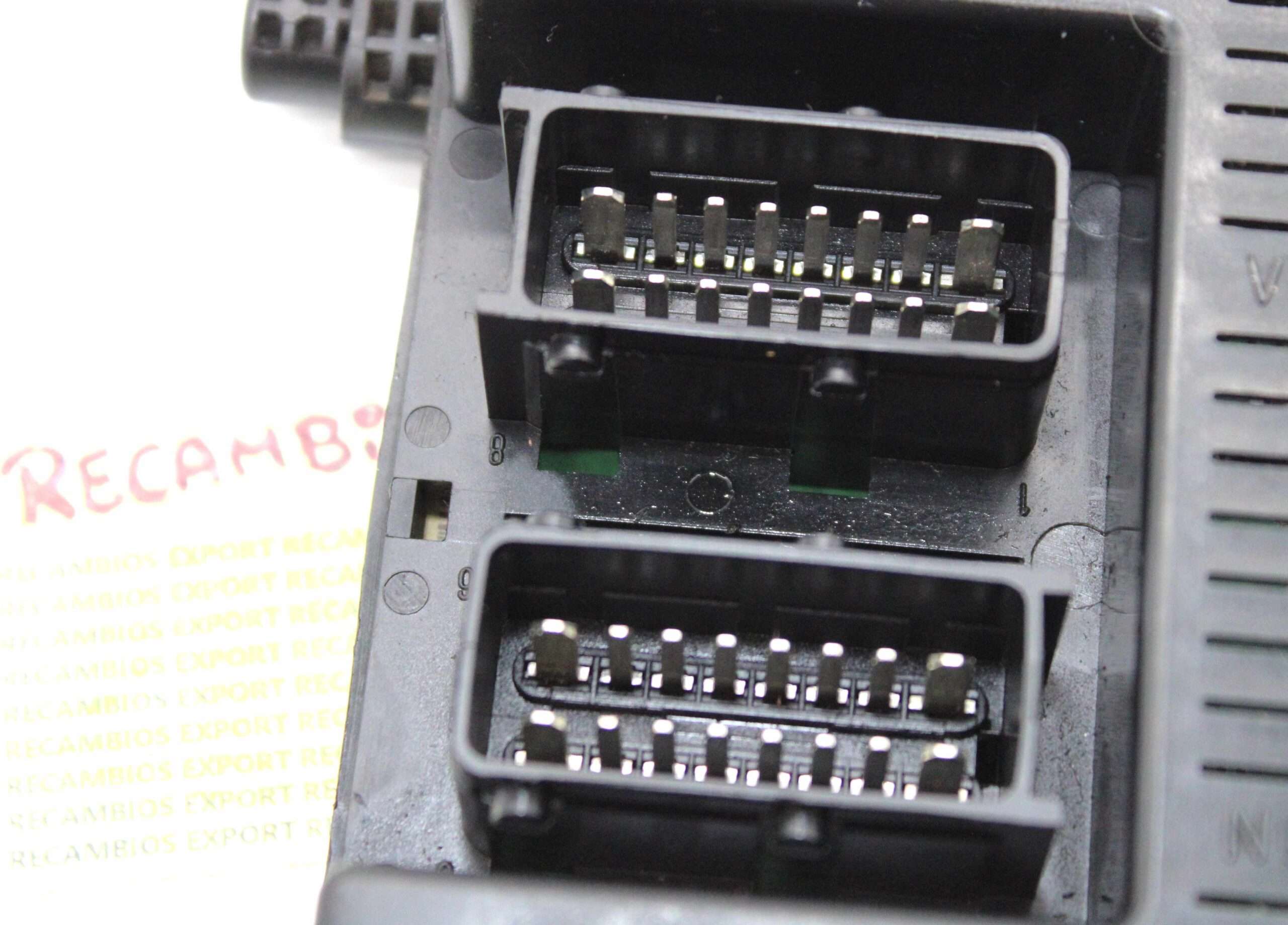 Caja de Fusibles Citroen Xsara Peuegot - foto 3