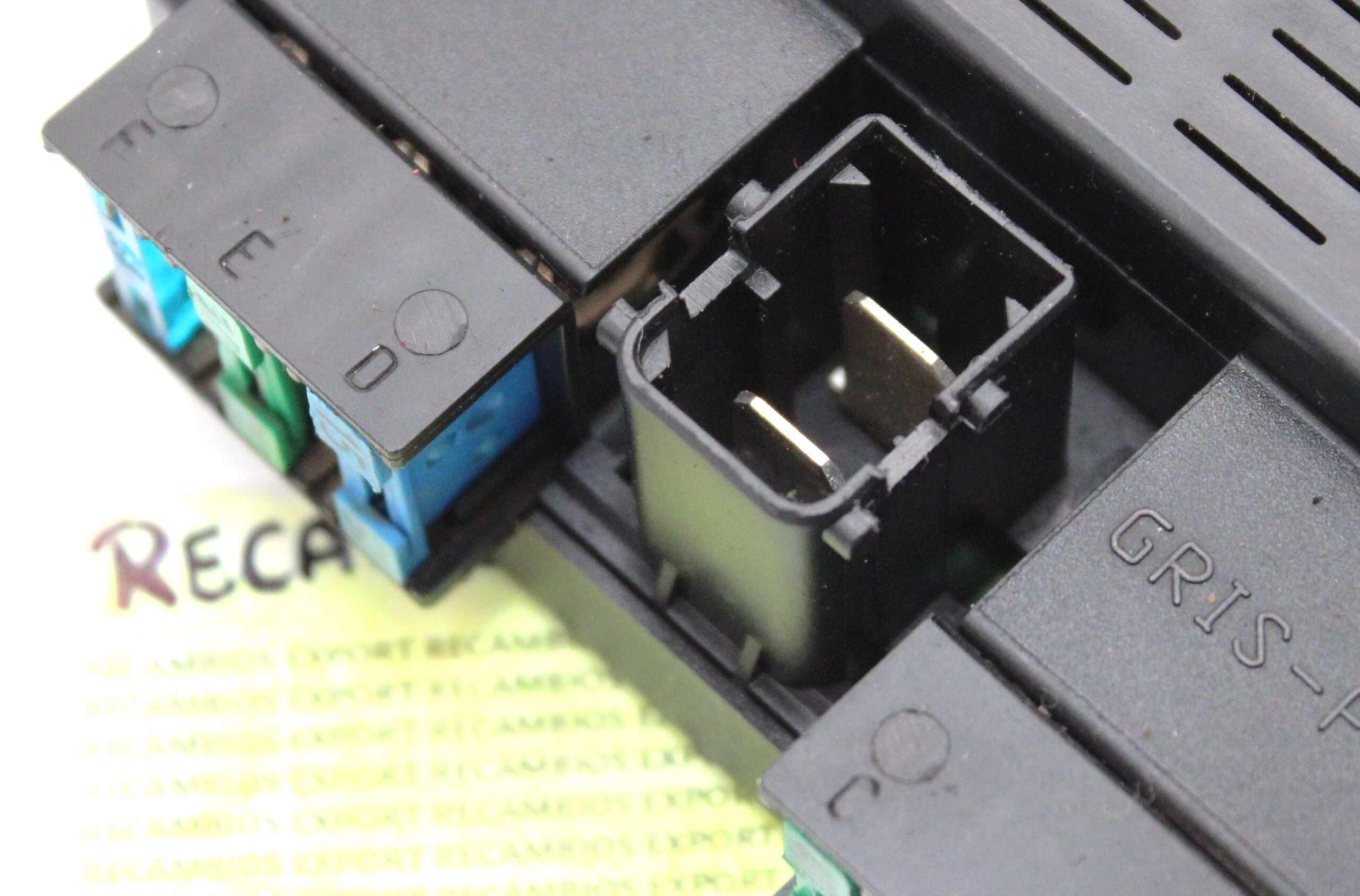 Caja de Fusibles Citroen Xsara Peuegot - foto 4