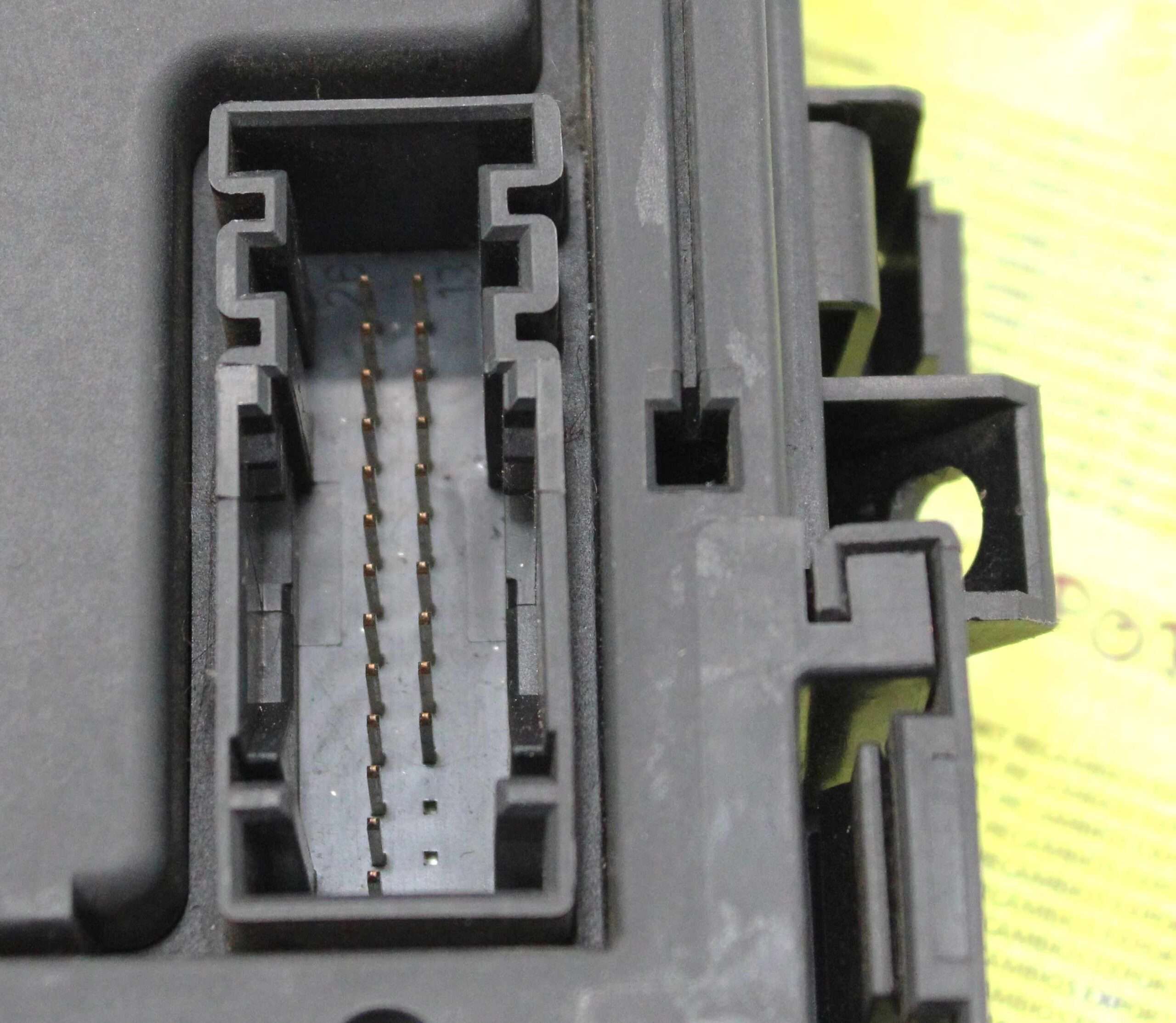 Caja de Fusibles Peugeot 406 - foto 6