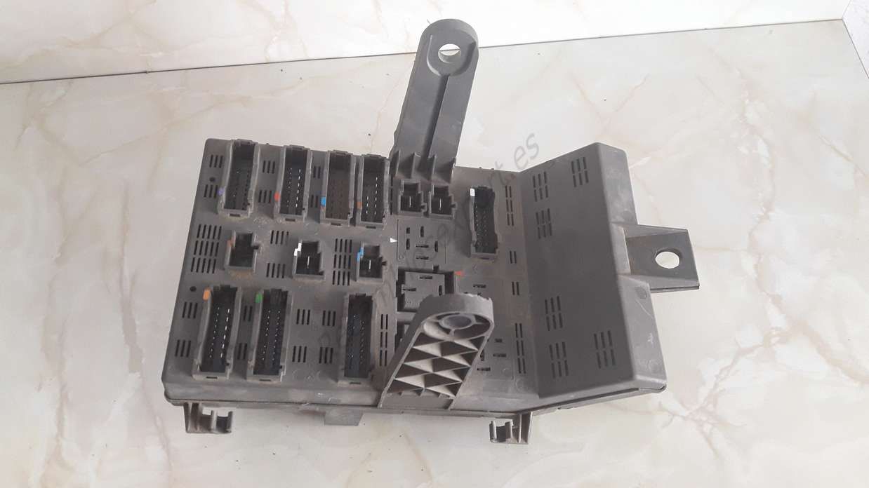 Caja de fusible Renault Laguna 7700427844A 7700427844-A - foto 1