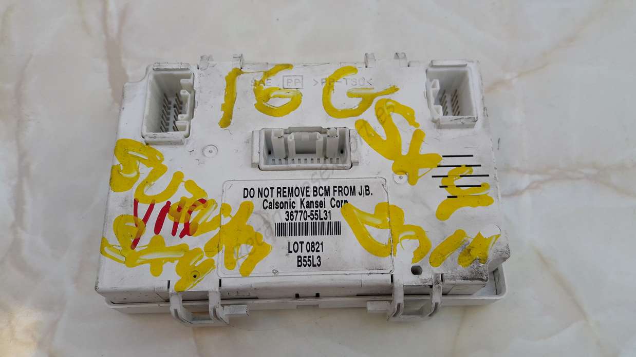 Caja de fusible Suzuki 3677055L31 36770-55L31 - foto 1