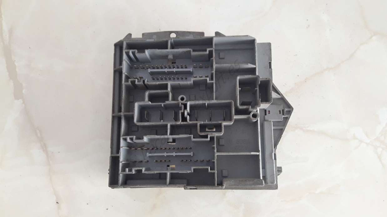 Caja de fusible  bsi fiat stilo  46796534 0046796534057657 - foto 3