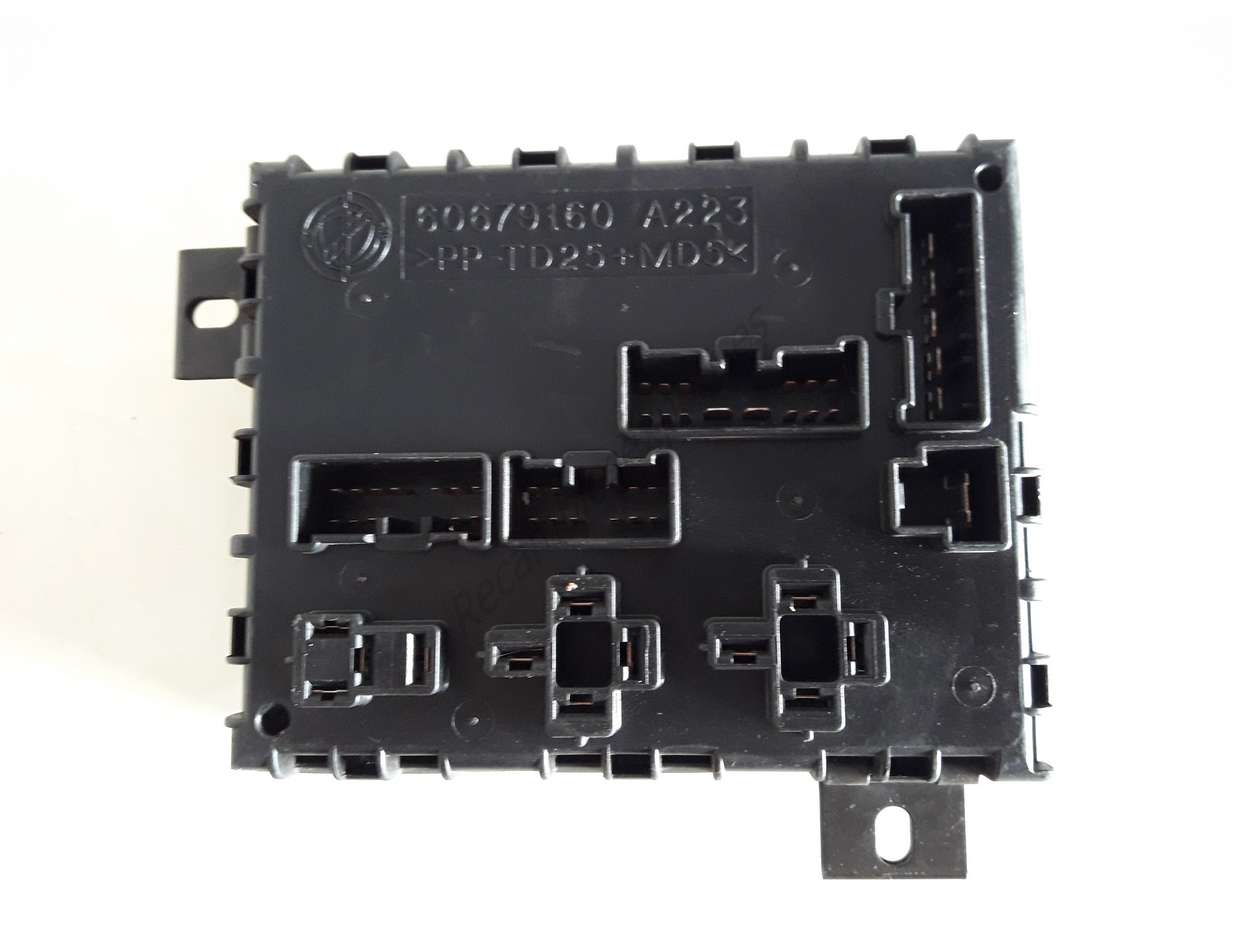 Caja de fusibles Alfa Romeo 156 60679160 - foto 3