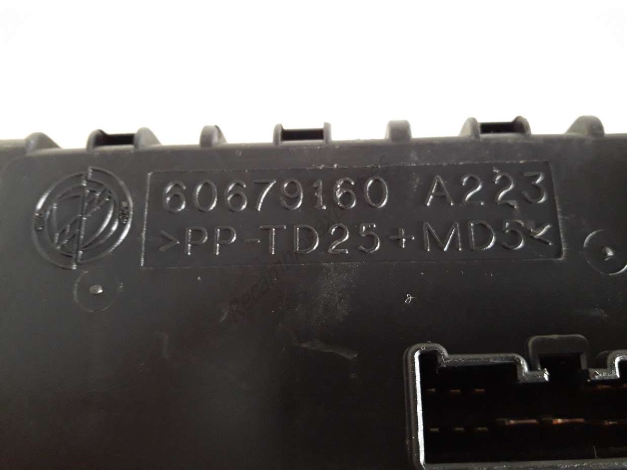 Caja de fusibles Alfa Romeo 156 60679160 - foto 2