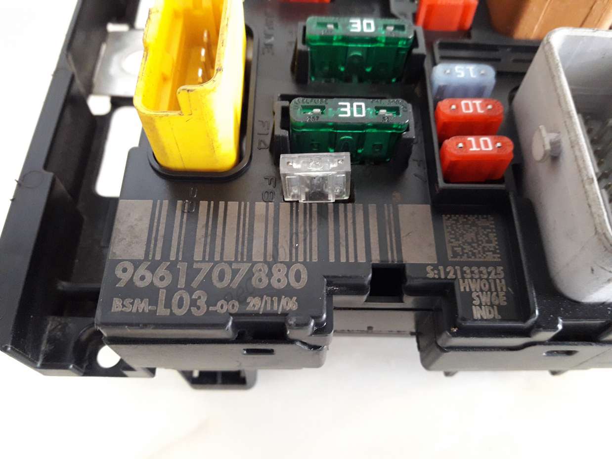 Caja de fusibles BSI Citroen Peugeot - foto 2