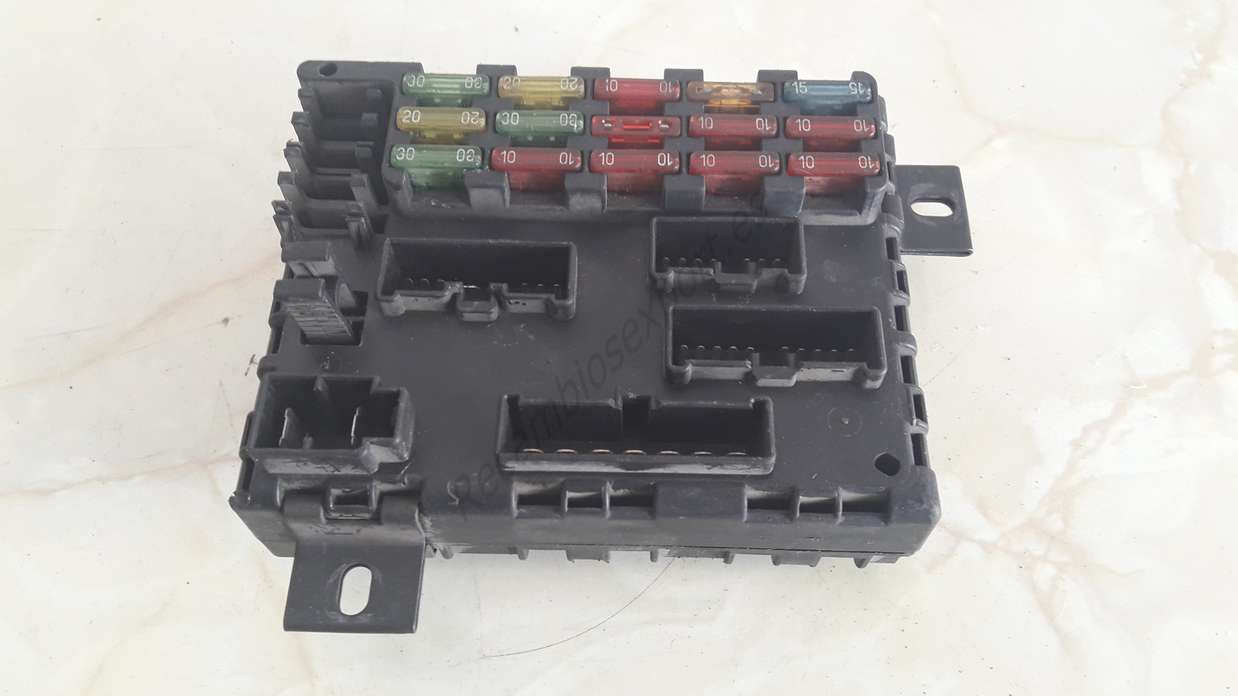 Caja de fusibles Fiat Bravo 182 46443390 A223 - foto 1