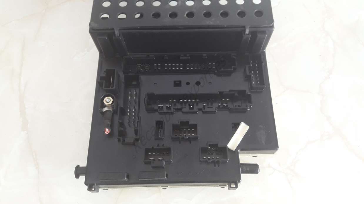 Caja de fusibles Ford Escort 97AG14A073EC - foto 2