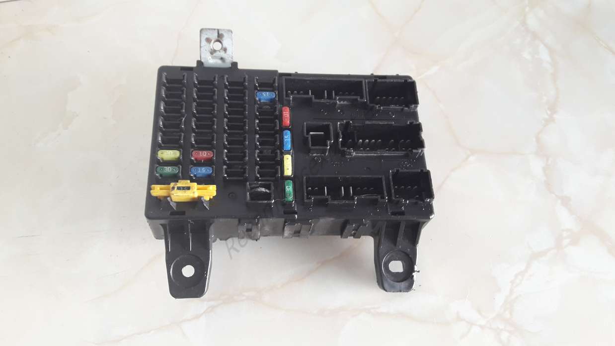 Caja de fusibles Grupo PSA Peugeot Citroen 216760315B 21676031-5B 281197350A 28119735-0A 281197280A - foto 1