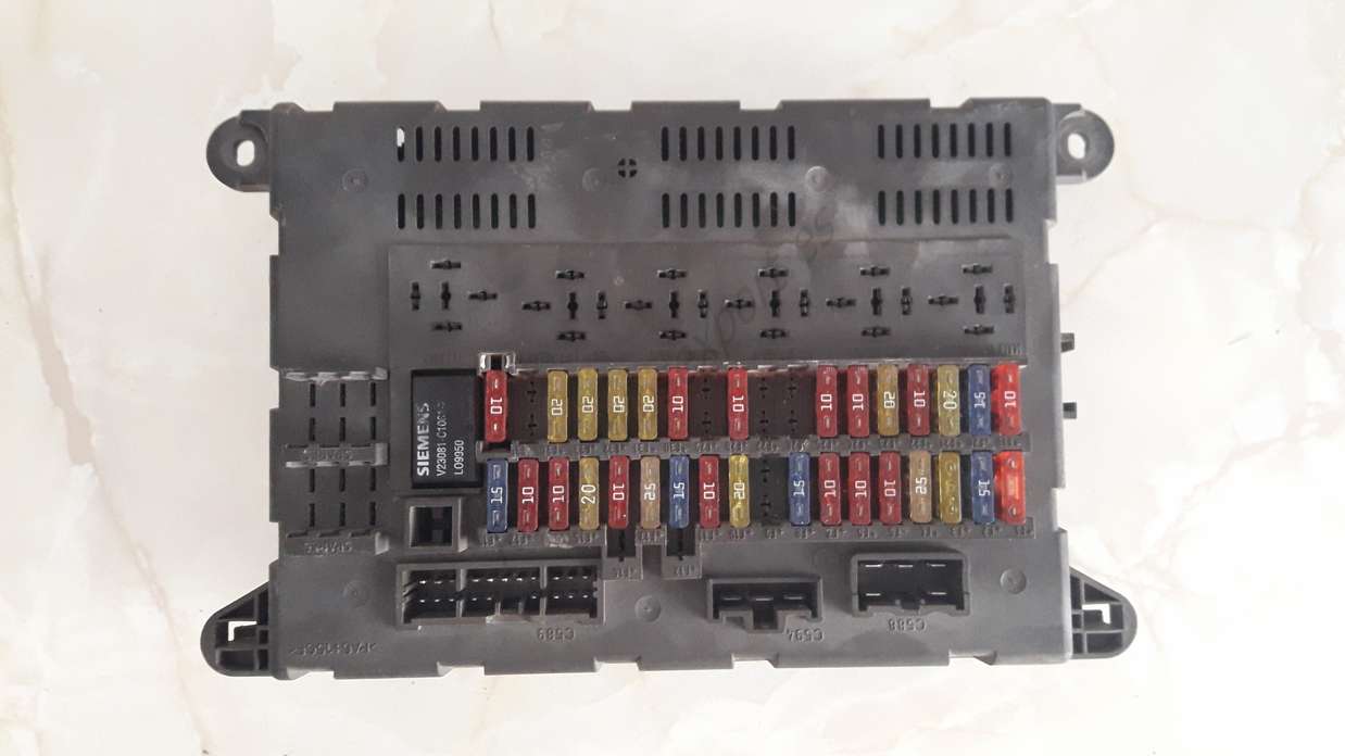 Caja de fusibles Land Rover Freelander 518665104 074851280200 YQE 102930 YQE102930 - foto 1
