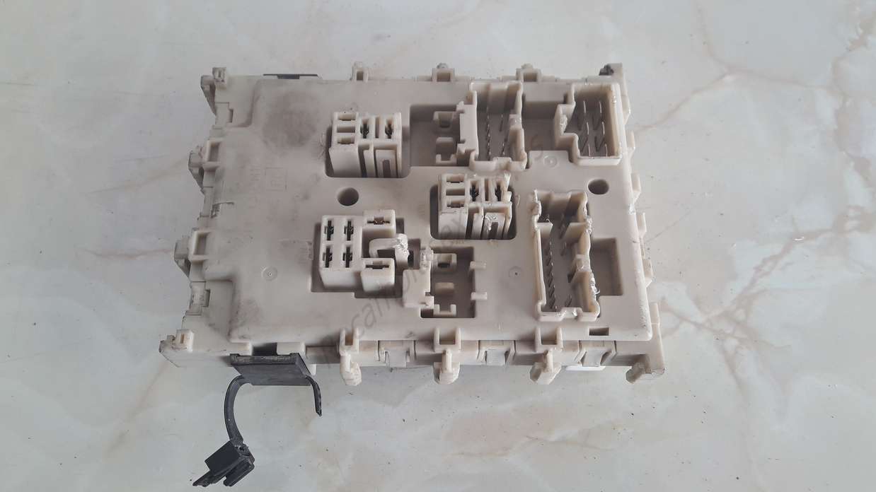 Caja de fusibles Nissan Primera 24350AV700 24350 AV700 - foto 3