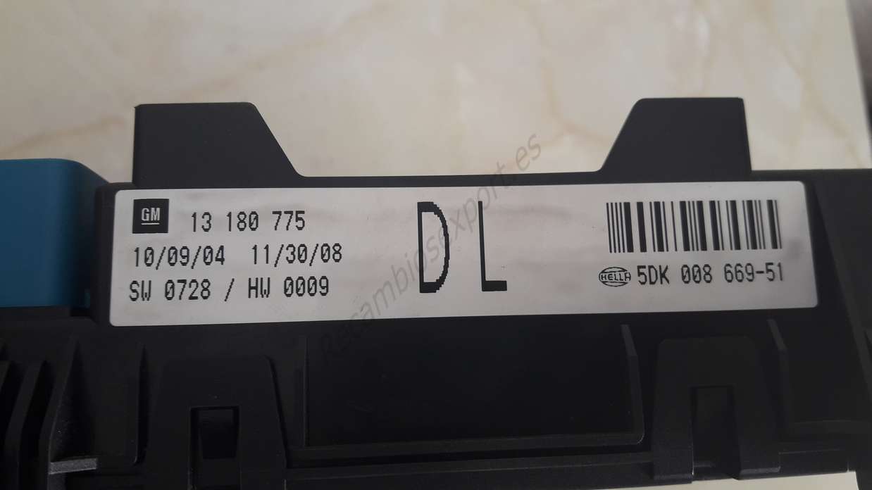 Caja de fusibles Opel Astra 13180775DL 13 180 775 DL HELLA 5DK00866951 5DK 008 669-51 - foto 2