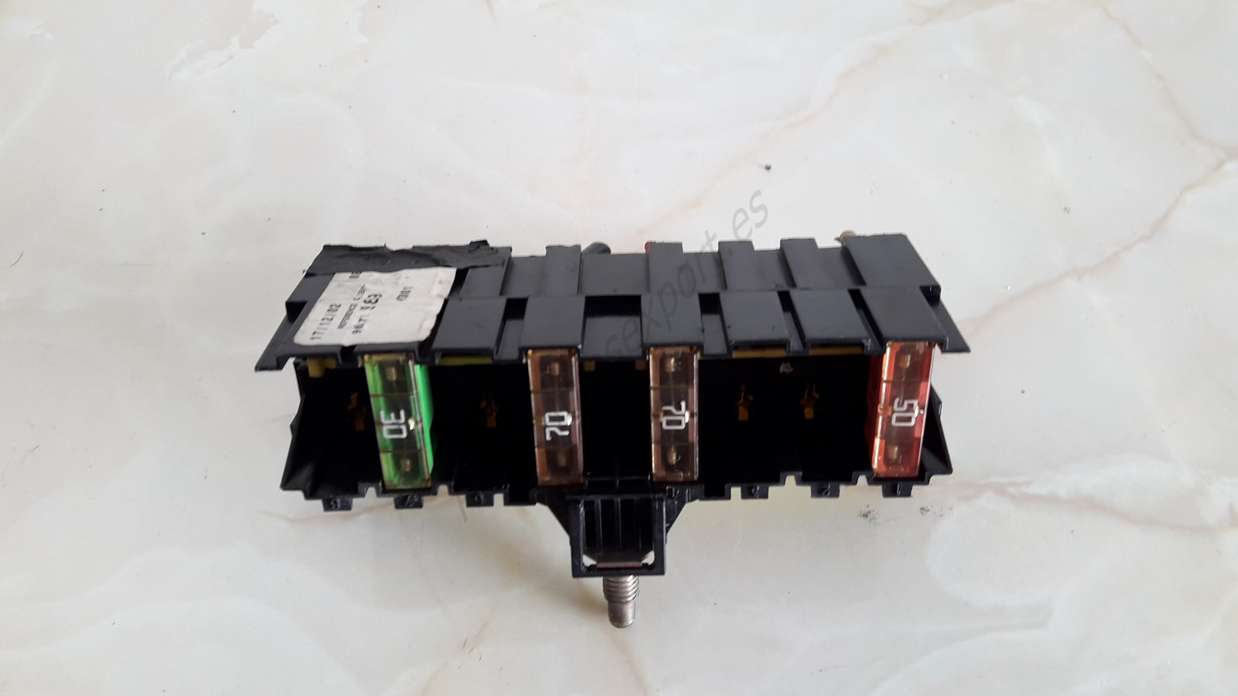 Caja de fusibles Peugeot 206 207 307 807 406 306 Citroen C4 Xsara Picasso 9636079380 96 360 793 80 - foto 1