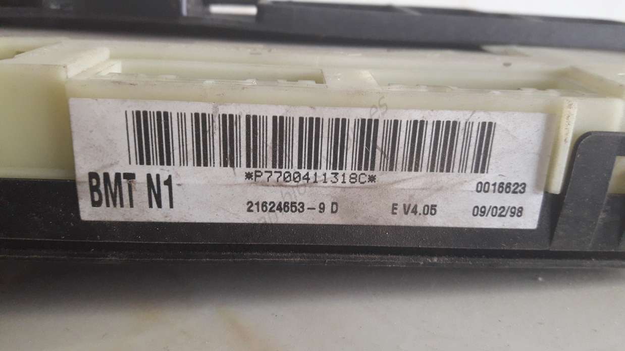 Caja de fusibles Renault Clio P7700411318C 216246539D 21624653-9 D 7700415565 BMTN1 BMT N1 - foto 3