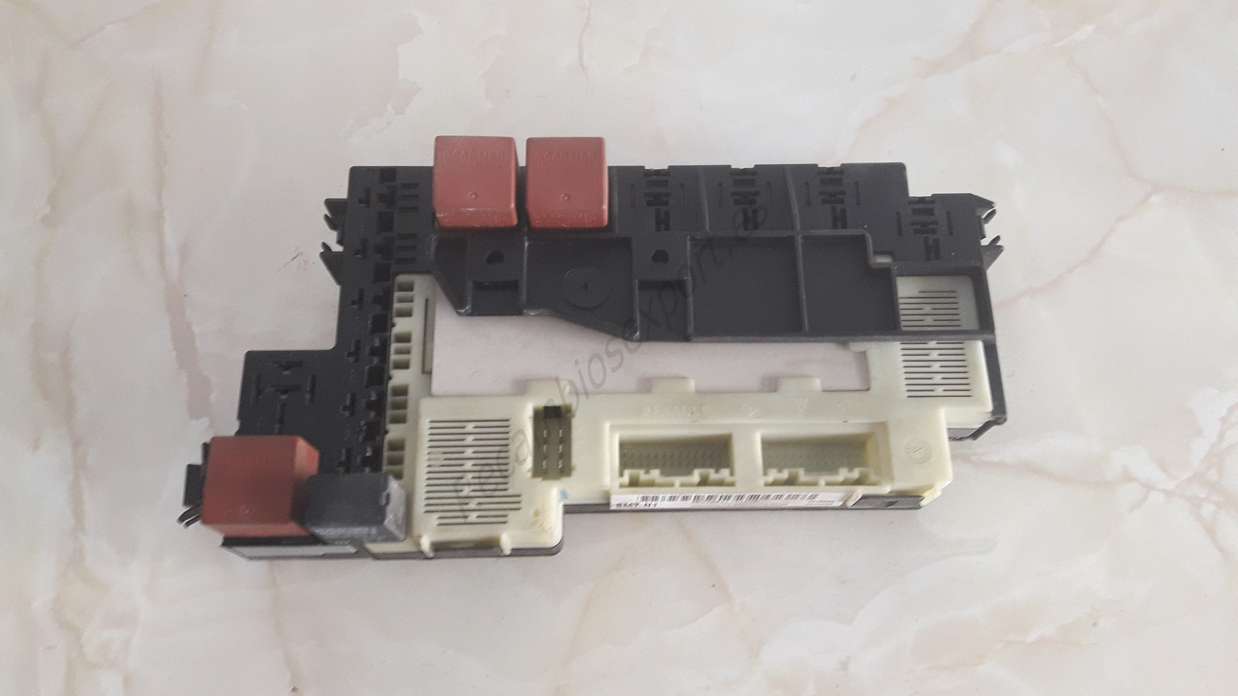 Caja de fusibles Renault Clio P7700411318C 216246539D 21624653-9 D 7700415565 BMTN1 BMT N1 - foto 1