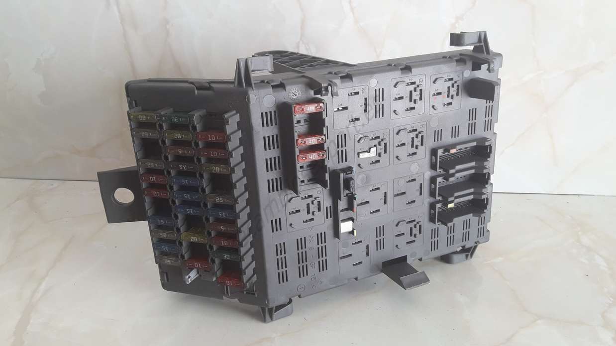 Caja de fusibles Renault Laguna 7703297843A - foto 3