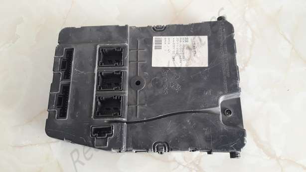 Caja de fusibles Renault Megane 8200292067 8200233451A S118400200H - foto 1