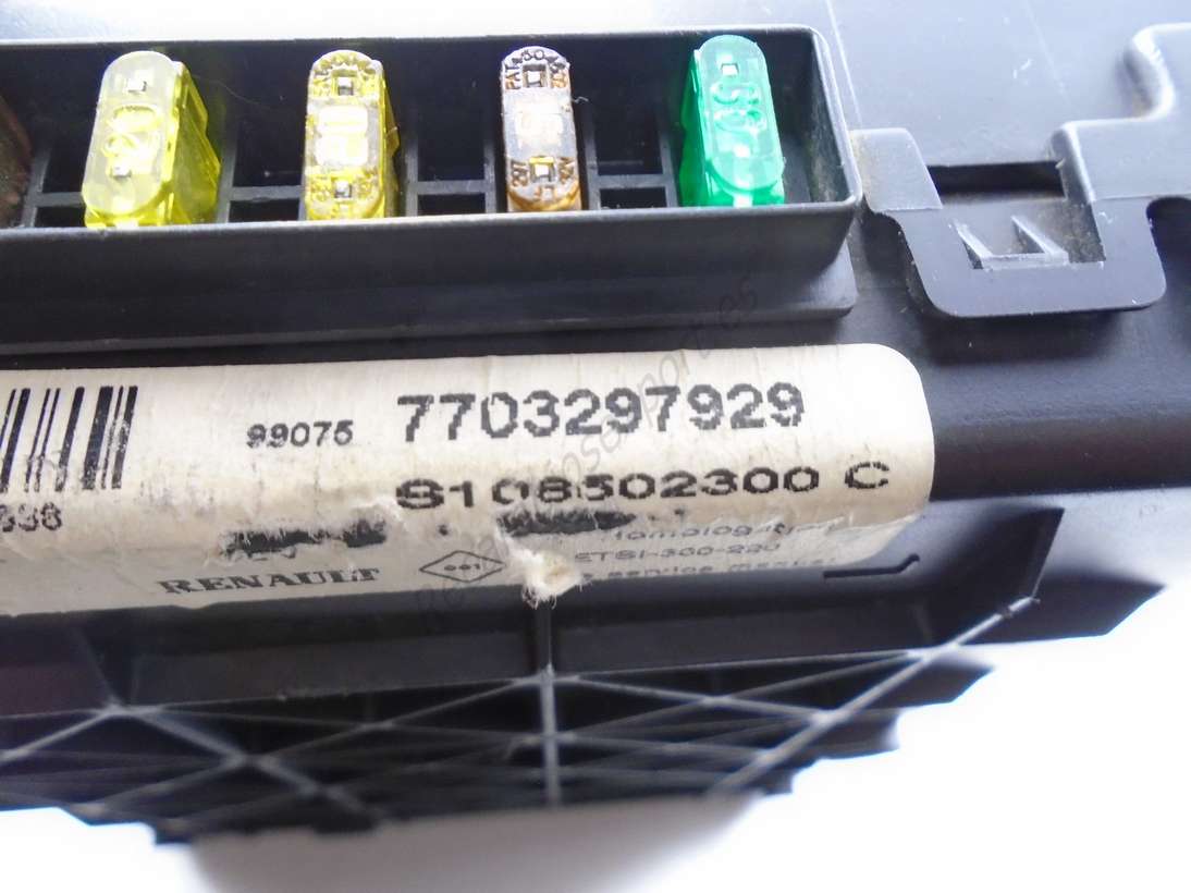 Caja de fusibles Renault Megane Scenic 7703297929 SIEMENS S108502300C S108502300 C - foto 2