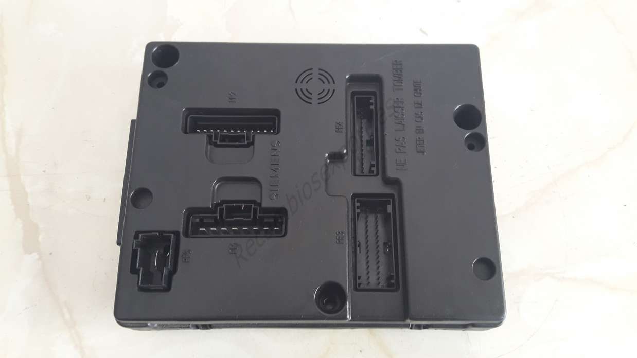 Caja de fusibles Renault Megane Scenic 8200029340B Siemens S108502510G S108502510 G ESTI 300-220 - foto 1